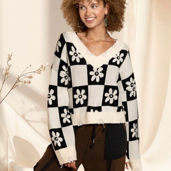 POL Daisy Pearl Beaded Sweater | Distressed Checkerboard Black & Cream Pullover - Picture 1 of 6